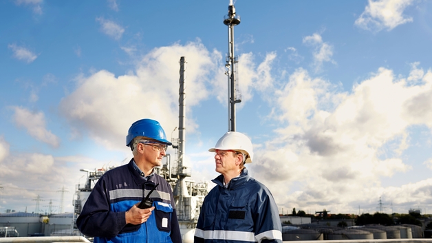 Customer in dialogue with Endress+Hauser