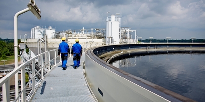 Wastewater clarifier