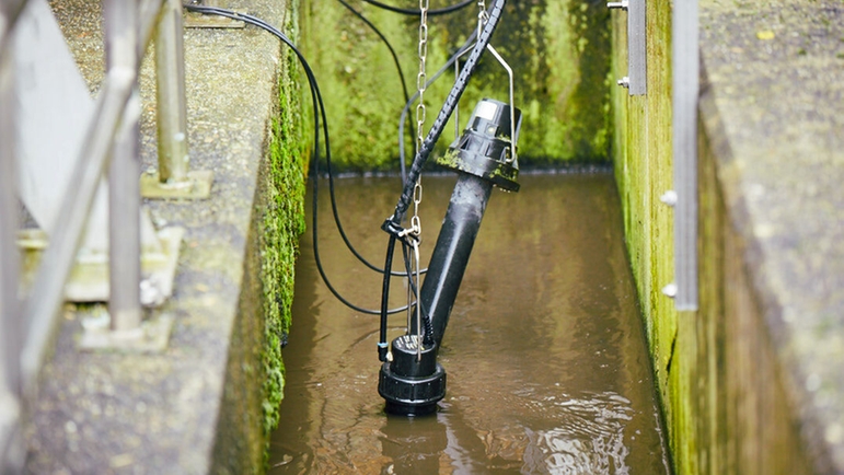 Digital ammonium and nitrate sensor for measurements directly in the aeration basin